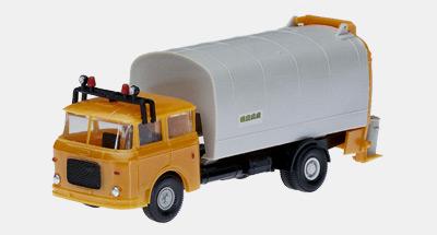 Skoda garbage truck with extra lights<br /><a href='images/pictures/Hruska/78095.jpg' target='_blank'>Full size image</a>